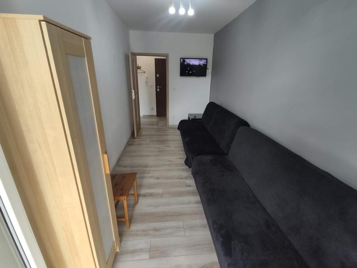 פוזנן 1110 Smialego 39 - Tanie Pokoje W Apartamencie - Samodzielne Zameldowanie - Self Check In מראה חיצוני תמונה