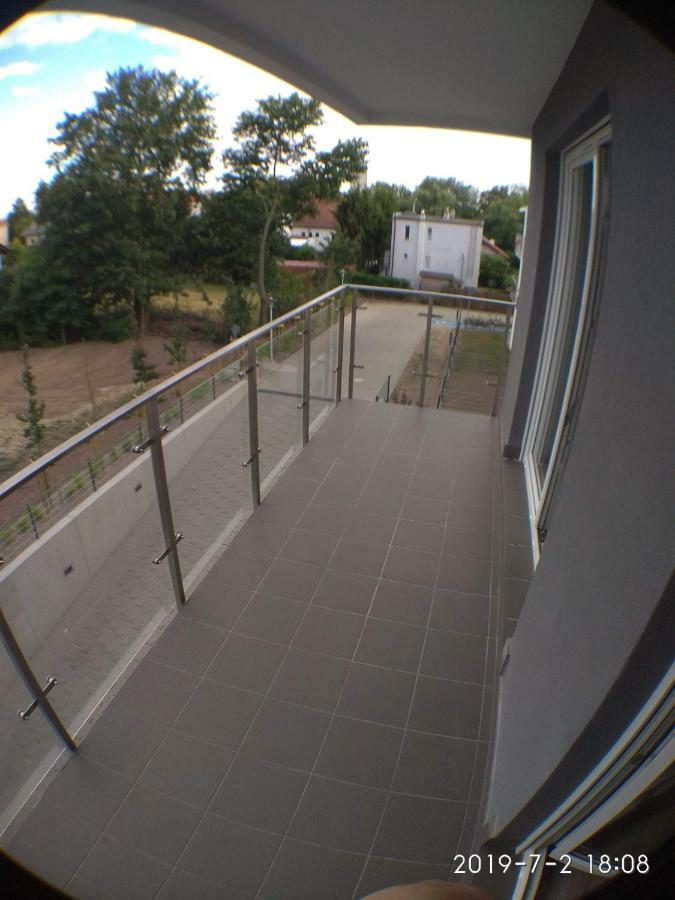 פוזנן 1110 Smialego 39 - Tanie Pokoje W Apartamencie - Samodzielne Zameldowanie - Self Check In מראה חיצוני תמונה